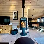 Indoor Hot Tub, Views & Nature, Cosy Family At Filefjell