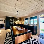 Indoor Hot Tub, Views & Nature, Cosy Family At Filefjell