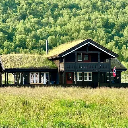 Indoor Hot Tub, Views & Nature, Cosy Family At Filefjell